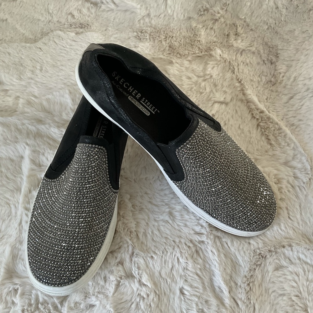 Sketchers Memory Foam Snickers - image 2